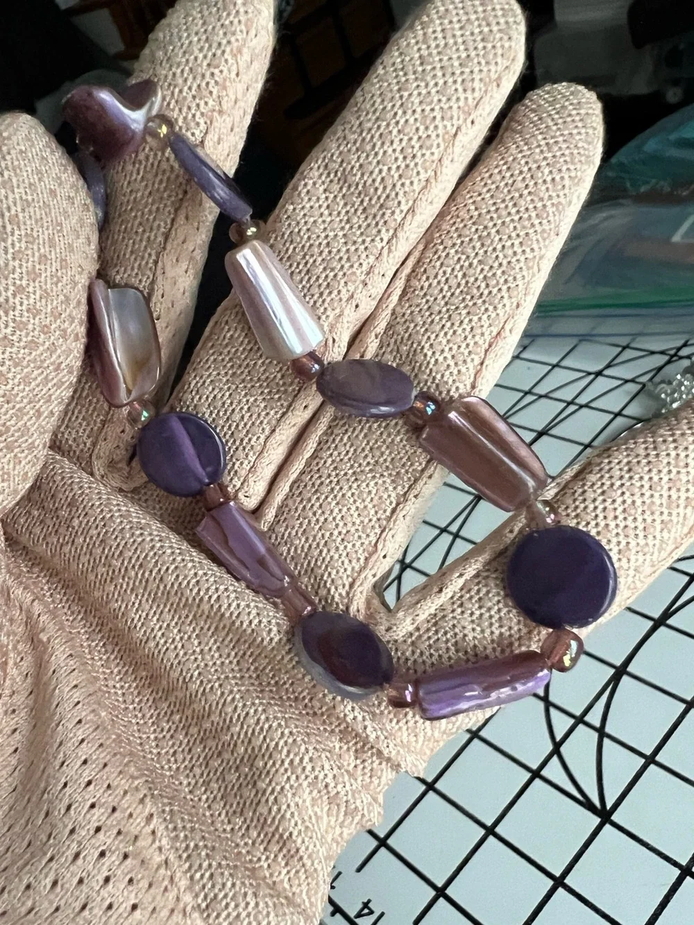 Vintage Purple Mother of Pearl Shell Beaded Stretch Bracelet
